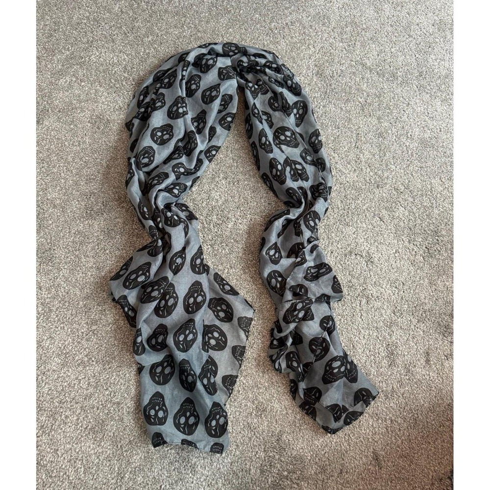 Grey and Black Skull Print Lightweight Scarf Winter Accessory OS